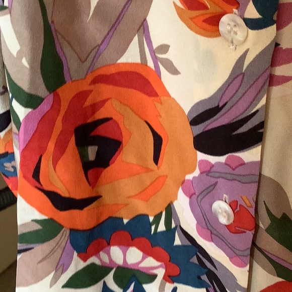 Beautiful Silk Top by Tucker 💖💛❤️ - Picture 4 of 5